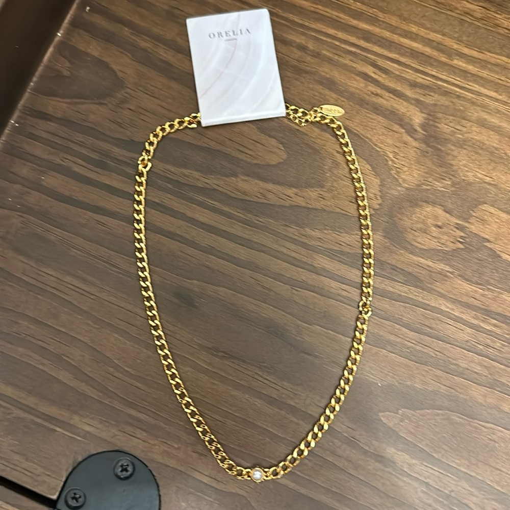 Orella London gold necklace with pearl